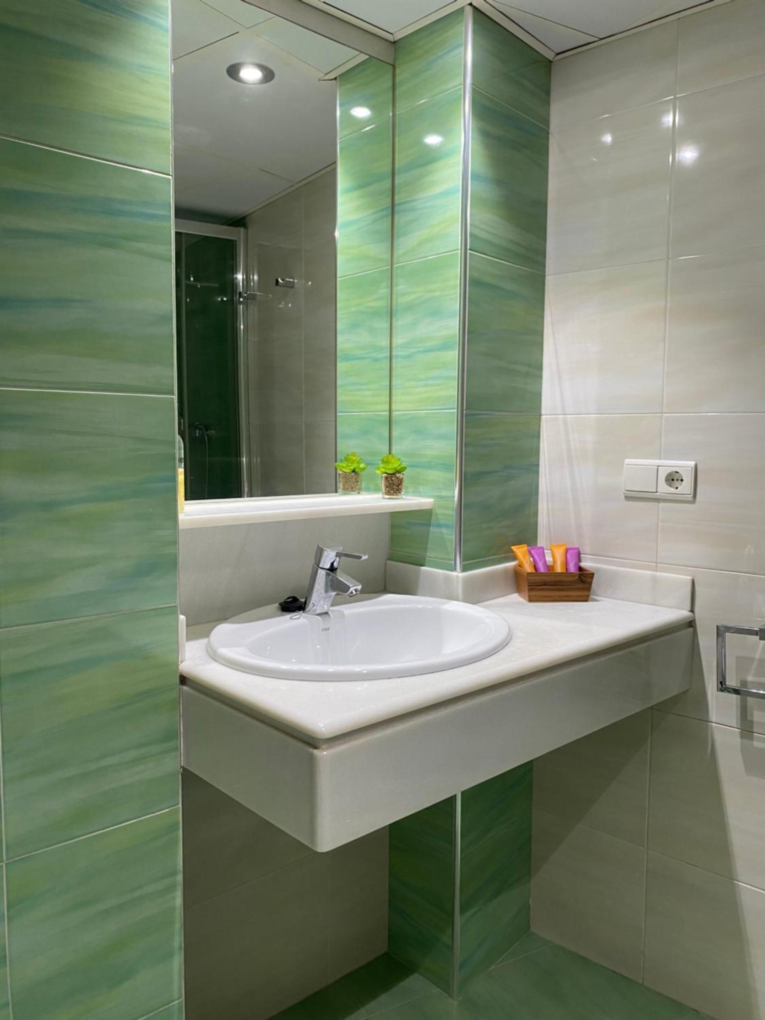 Apartament Enmitatiko Alcazar Viejo Kordoba Zewnętrze zdjęcie